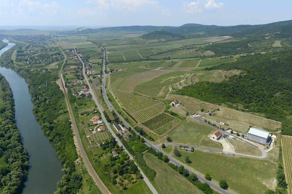 Nyakigláb Villa Szegi Exterior foto